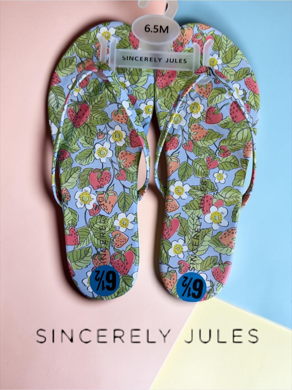 🍓 SINCERELY JULES Strawberry Print Flip Flop Sandals - Size 6.5 🍓